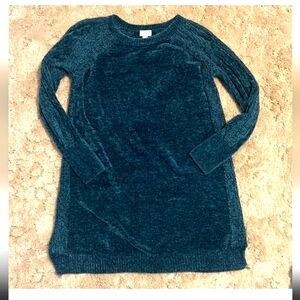 Beautiful vibrant green Lauren sweater